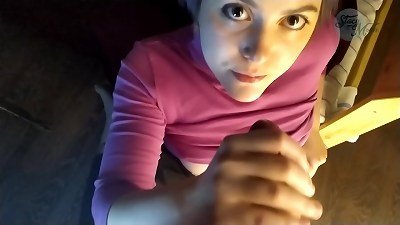 Common Russian homemade porn with a bad plot and nice deepthroat