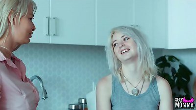 splendid MOMMA - London and Annie eat Each Other for Dinner