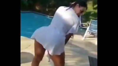 Angel Lima jiggling the tail