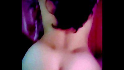 Novinha branquinha dando de quatro