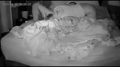 BBB 2021 Paty n&atilde;o resiste e faz um boquete no brother escondido e um beijo grego tomando o leite