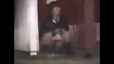 japanese lady urinate