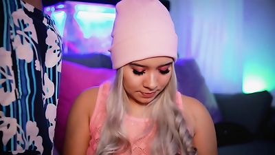 lush blond with a nice face fellates her boyfriend's shaft