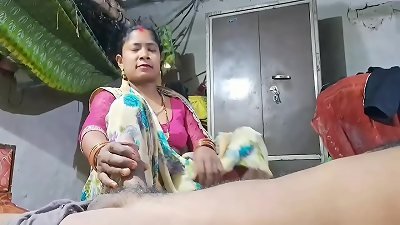 Indian village ki bhabhi ko dewar ne puri nangi karke khoob chudai kiya